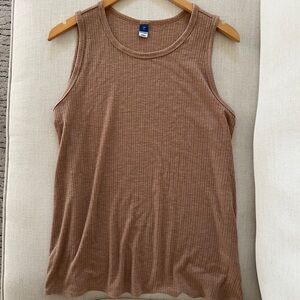 Women’s sleeveless top/ tank top